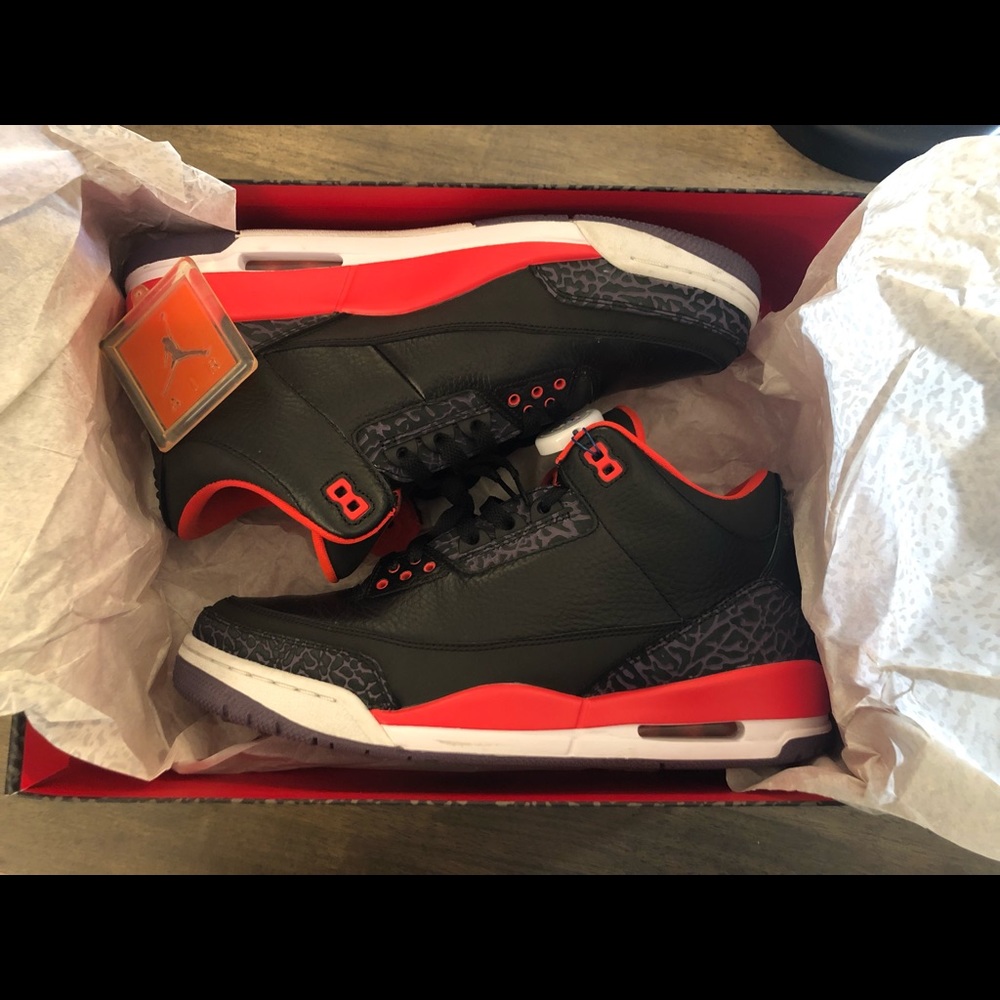 Jordan 3 crimson
